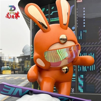 Suuret ulkokanin lasikuitupatsaat